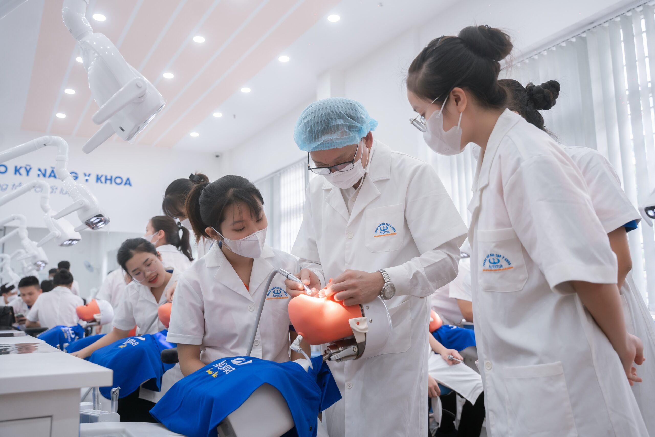 Chương trình đào tạo ngành Kỹ thuật phục hình răng