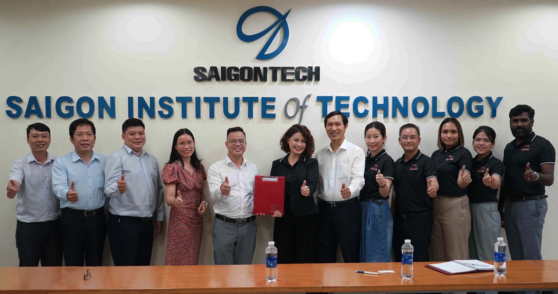 saigontech-2